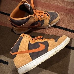 Men’s Nike Dunk High Premium “Dark Curry”